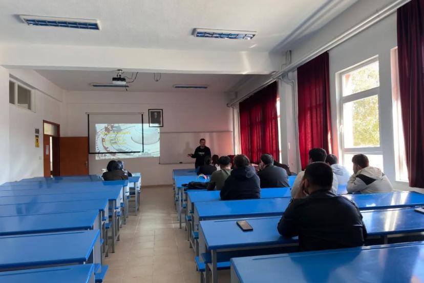 Hisarcık MYO’da yeni öğrencilere üniversite hayatı anlatıldı