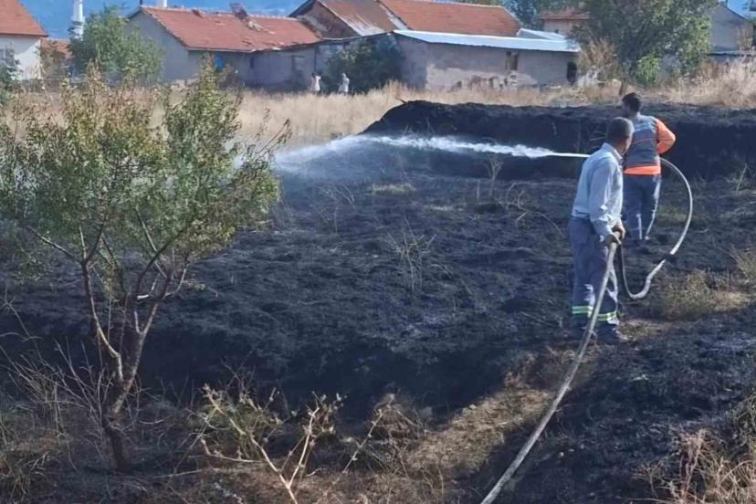 Hisarcık’ta ot yangınına köylülerden hızlı müdahale