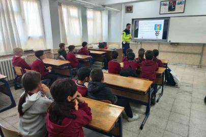 Jandarma 29 öğrenciye trafik eğitimi verdi