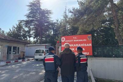 Jandarma çeşitli suçlardan aranan 66 kişiyi yakaladı