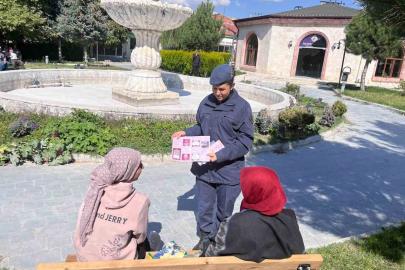 Jandarma kadına şiddet konusunda vatandaşları bilgilendirdi