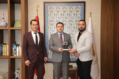 Kütahya Valisi Işın’dan Pazarlar Spor Lisesi’nin projelerine tam destek