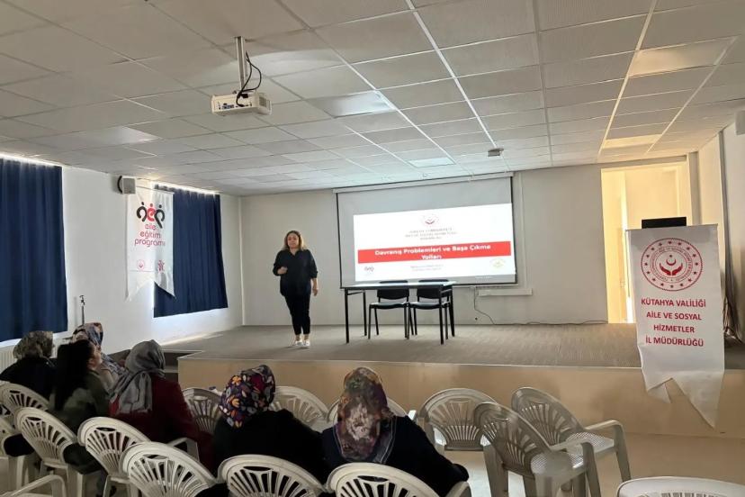 Kütahya’da velilere yönelik farkındalık eğitimleri düzenlendi