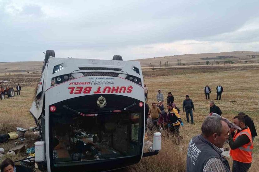 Midibüsün devrildiği kazadan acı haber geldi
