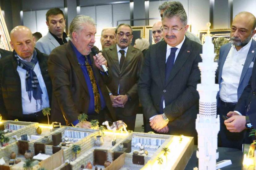 Mukaddes Emanetler ve Kâbe Örtüleri Sergisi açıldı