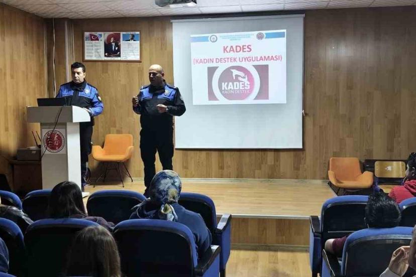 Polis ekiplerinden lise öğrencilerine bilgilendirme