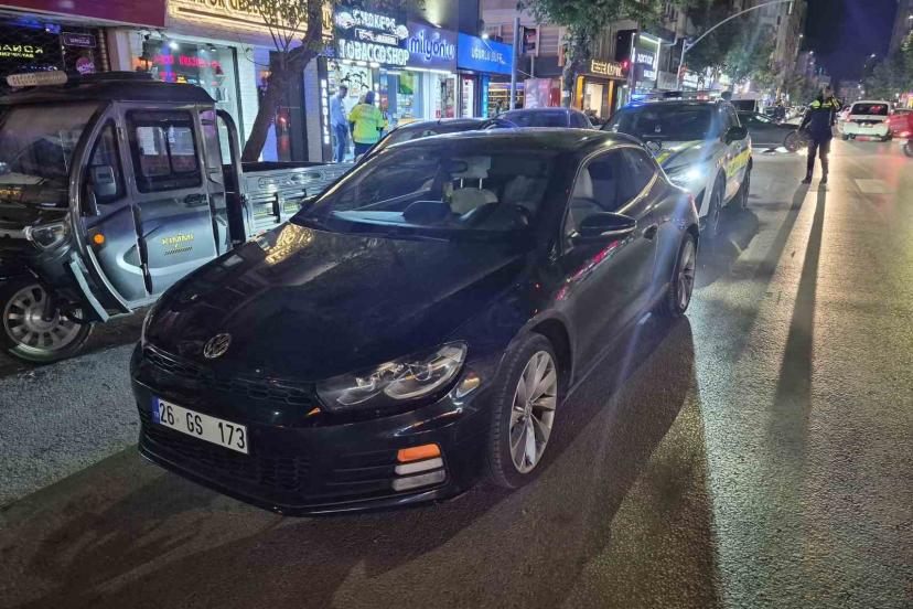 Polise mukavemet gösteren araç sürücüsü gözaltına alındı