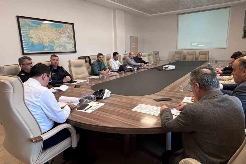 Tavşanlı’da ligler başlarken ilçe spor güvenlik toplantısı gerçekleştirildi