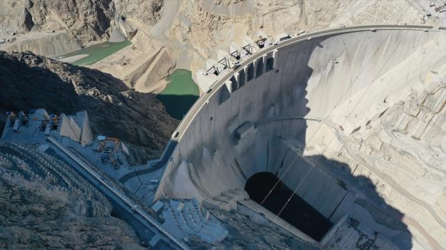 Türkiye'de ilk, dünyada 5. sırada! Cumhurbaşkanı Erdoğan, yeni barajın enerji üretim kapasitesini Togg üzerinden anlattı