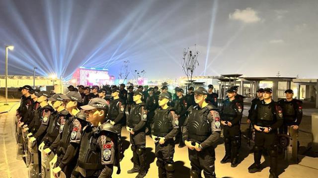 Bakan Soylu, Dünya Kupası için Katar'a gönderilen polislerin fotoğraflarını paylaştı