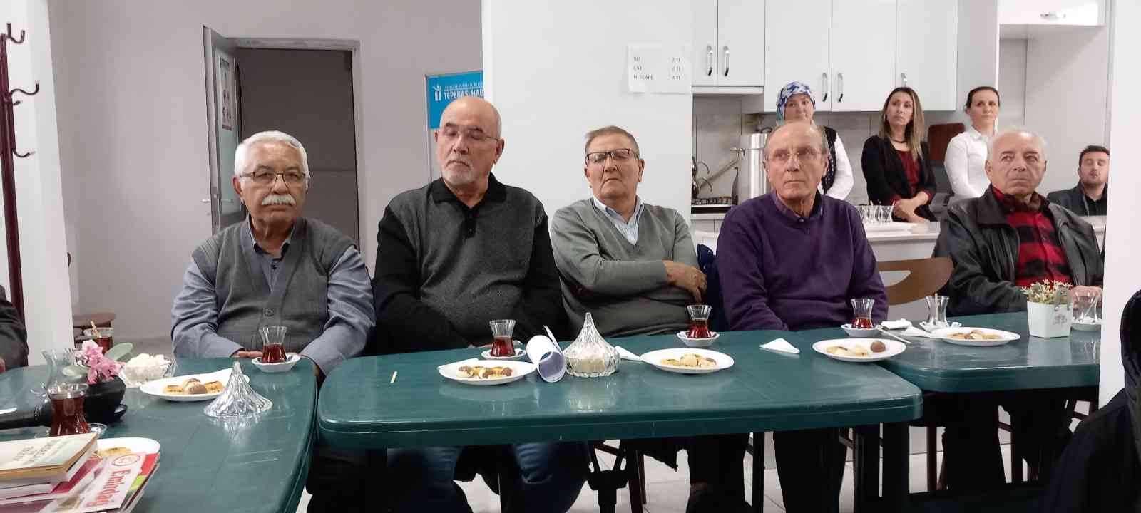 Eskişehir’de emekli öğretmenler 48 yıl sonra buluştu