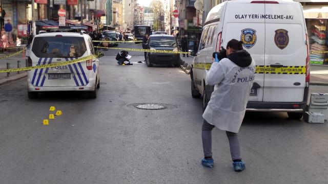 Kız kaçırma kavgasında kan döküldü! Sokak ortasında 3 kişiyi bıçaklayıp kayıplara karıştılar