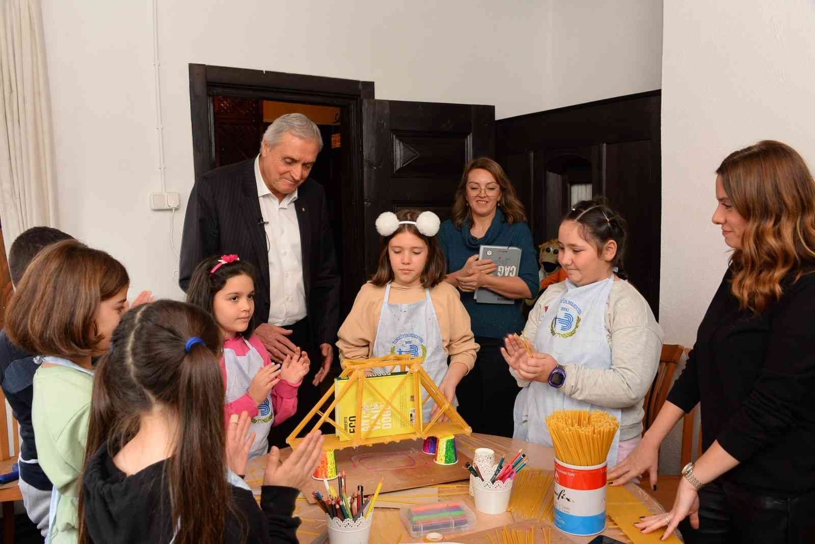 Başkan Bakkalcıoğlu “Geleceğe Köprü İnşa Ediyoruz”  adlı STEM Atölyesine konuk oldu