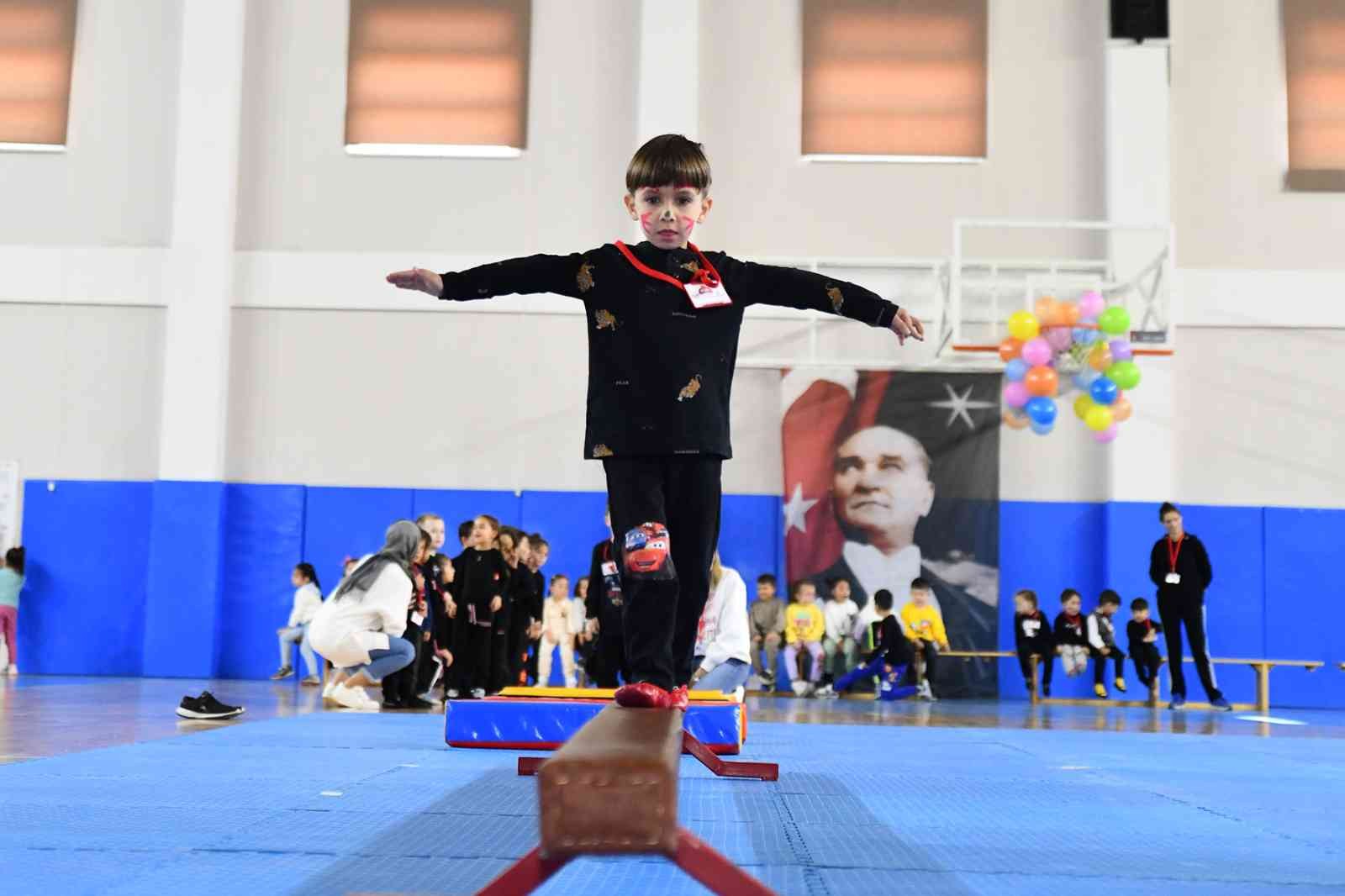 Başkan Ataç jimnastikle tanışan çocuklarla buluştu