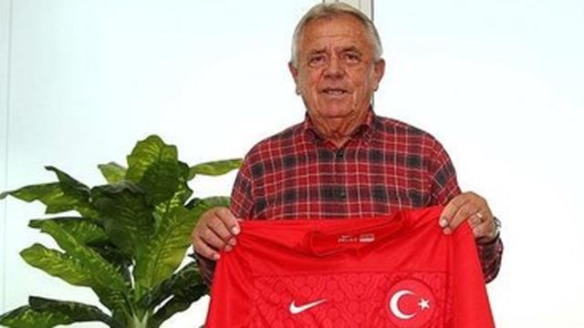 A Milli Takım'ın ve Fenerbahçe'nin eski teknik direktörü Meszöly hayatını kaybetti