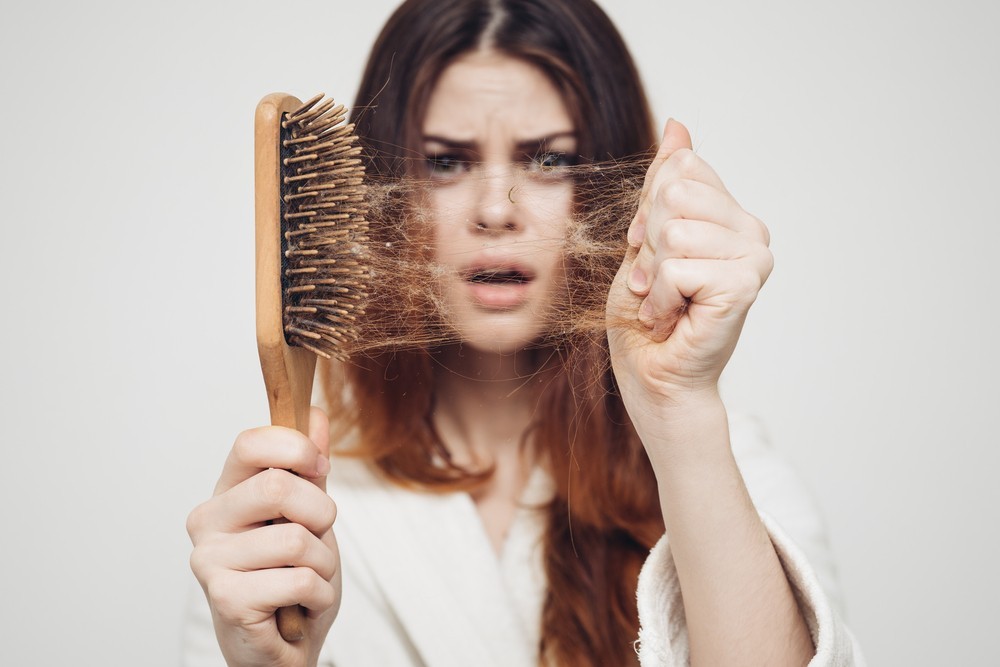 “Saç dökülmesine karşı parabensiz, sülfatsız şampuan kullanın”
