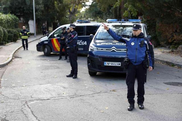 Madrid'deki Ukrayna Büyükelçiliği'ne gönderilen zarfın açılmasıyla patlaması bir oldu: 1 yaralı