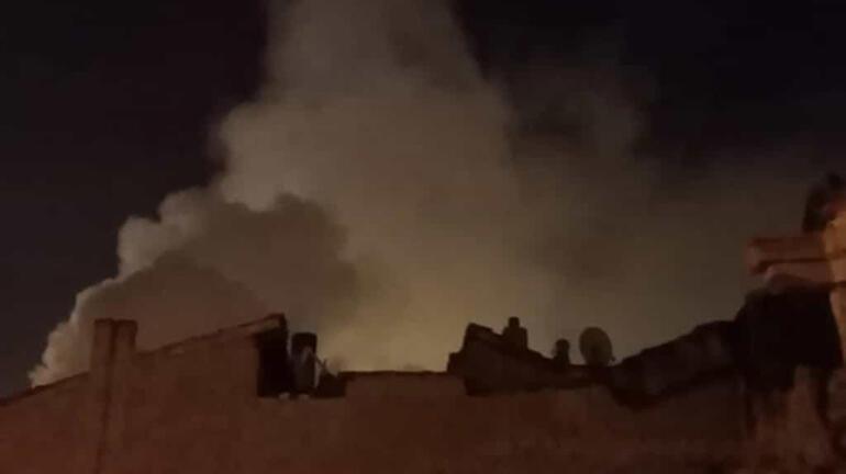 Afyonkarahisar'da korkutan ev yangını! Alevler geceyi aydınlattı