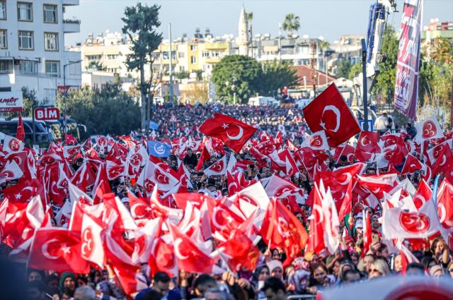 Bahçeli'den binlerce kişi önünde Akşener'e İmamoğlu tepkisi: Gizli işlerini görmemek kör olmak lazım