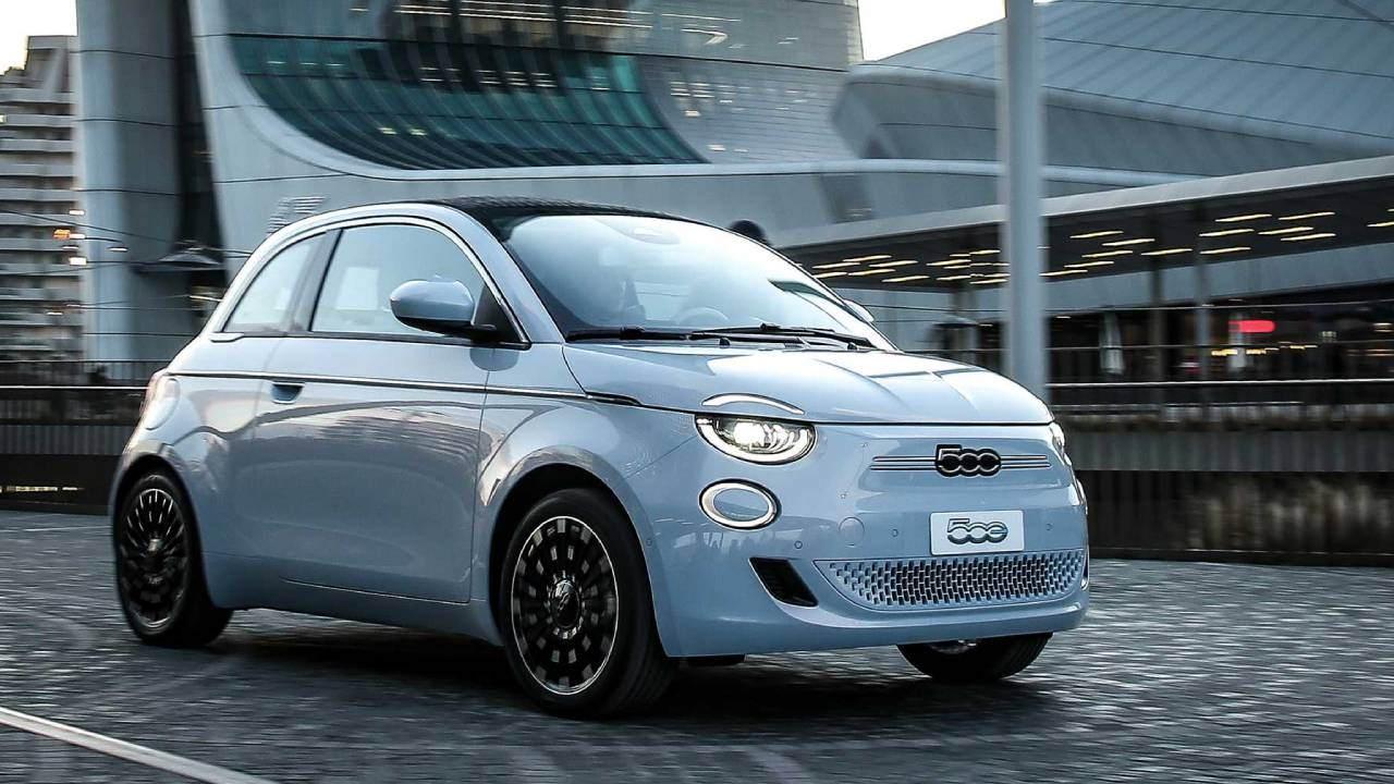 Fiat geçtiğimiz ay 77 bin TL indirim yapmış! Aralık ayı güncel fiyat listesini yeniden yayınladı!
