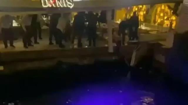 Son Dakika: İstanbul Bebek'te bir restoranın olduğu iskele çöktü: Denize düşenler var, kurtarma çalışmaları sürüyor