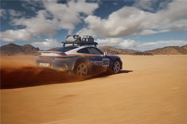 Porsche 911'e Dakar dokunuşu