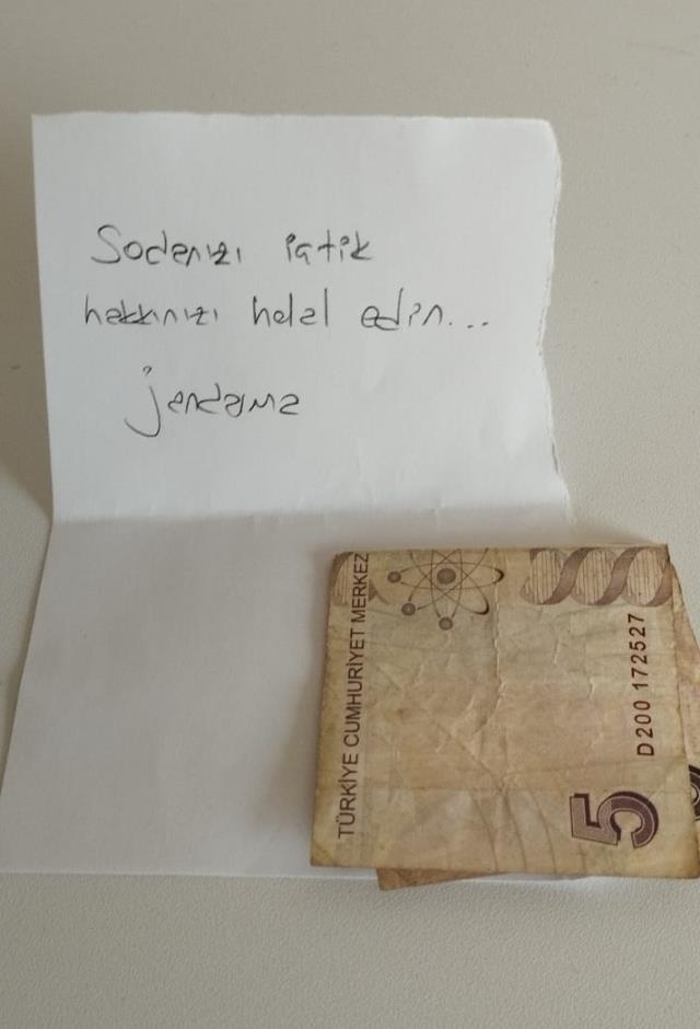 Depremde Düzce'ye gelen destek ekipleri, konakladıkları yurtlarda öğrencilere not ve para bıraktı