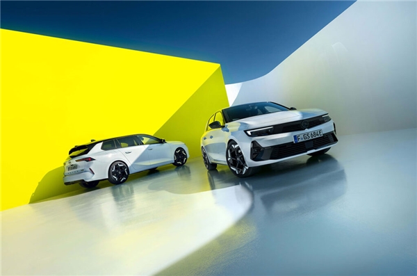 Opel Astra GSe ve Astra Sports Tourer GSe tanıtıldı
