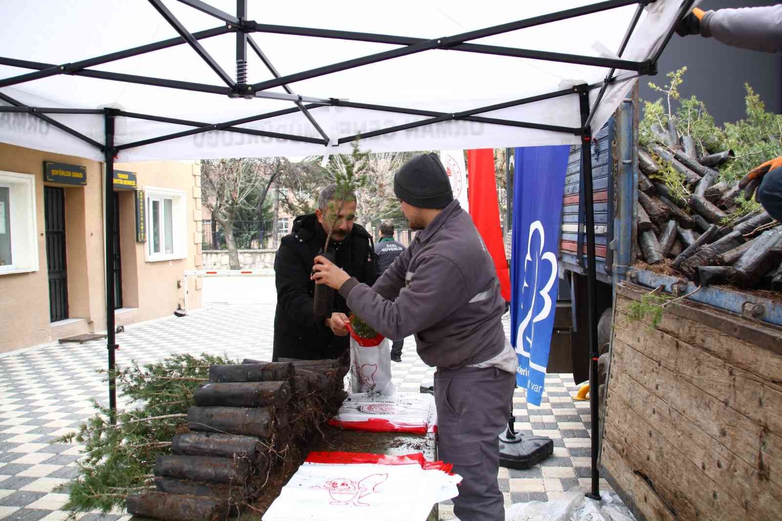 Eskişehir’de “Yeni yıla ağaç keserek değil fidan dikerek girelim” kampanyası