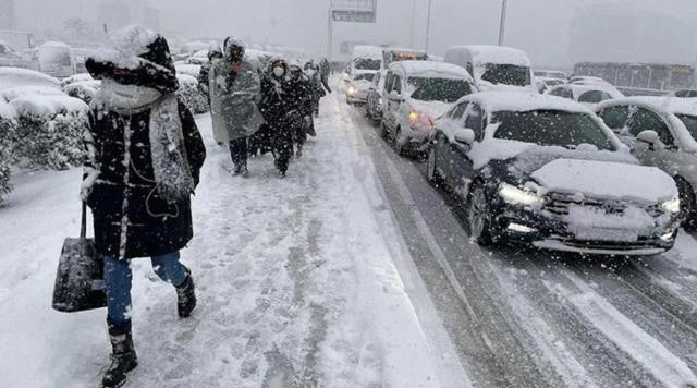 4-5 gün sürecek! İstanbul'u beyaz örtüyle kaplayacak kar yağışı için tarih verildi