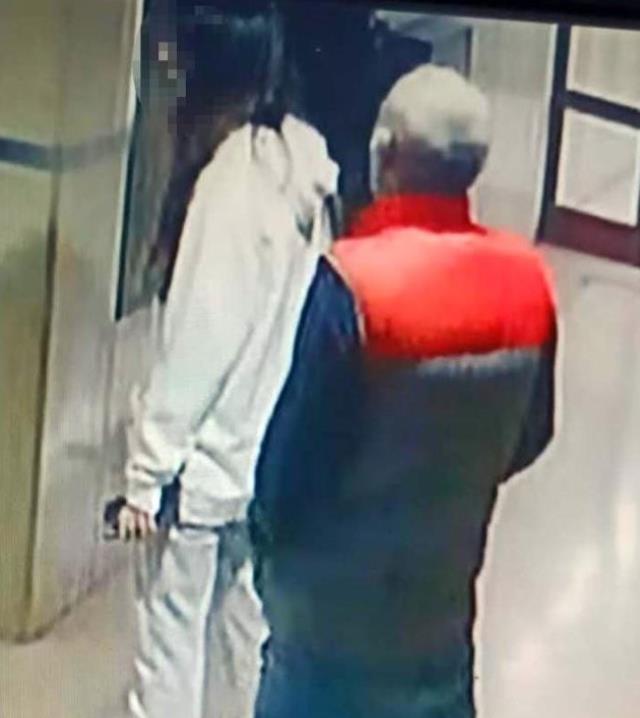 Asansörde 15 yaşındaki kıza taciz! Feryatlarına annesi koştu