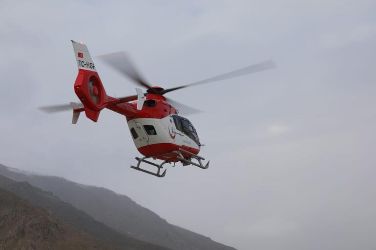 Liseli Hilal 40 dakikalık kalp masajıyla hayata döndürüldü, ambulans helikopterle sevk edildi