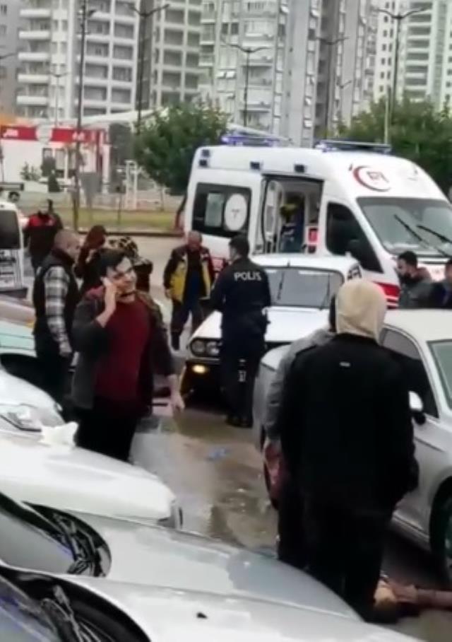 Adana'da iki kardeş sokak ortasında tartıştığı kişiler tarafından öldürüldü
