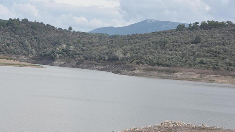 Bodrum barajlarında su seviyesi düştü! Eski İzmir kara yolu gün yüzüne çıktı