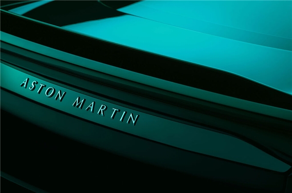 Aston Martin'den Super GT modeline görkemli veda: DBS 770 Ultimate