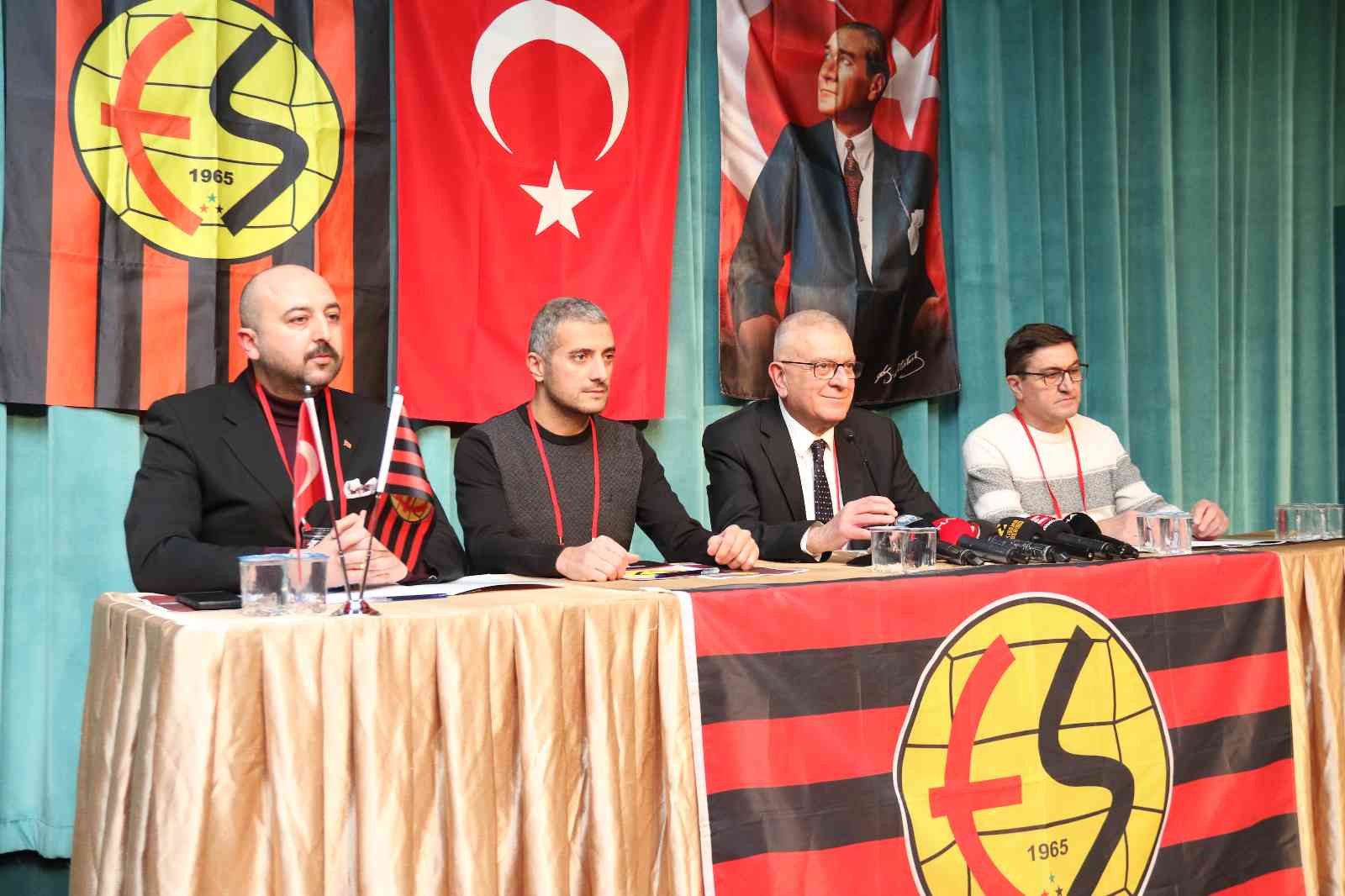 Eskişehirspor’un yeni başkanı Erkan Koca oldu