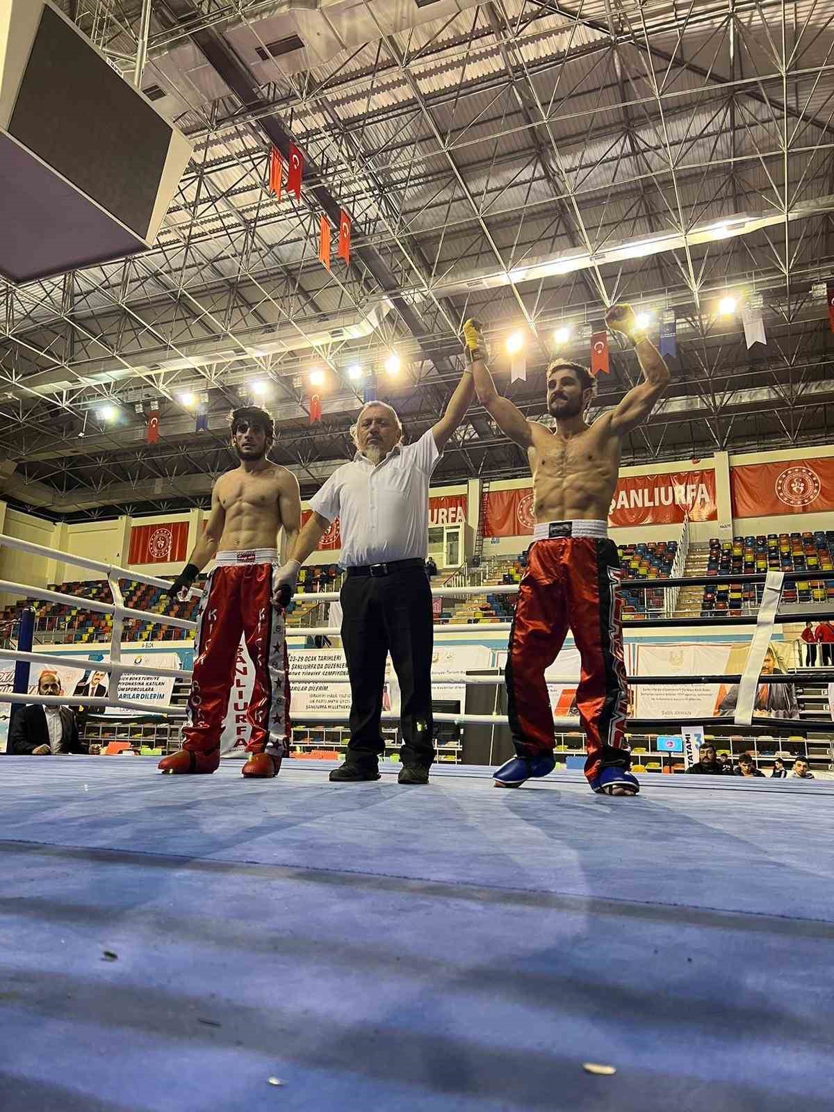 Emre Karaca Türkiye Açık Kick Boks Turnuvası’na damgasını vurdu