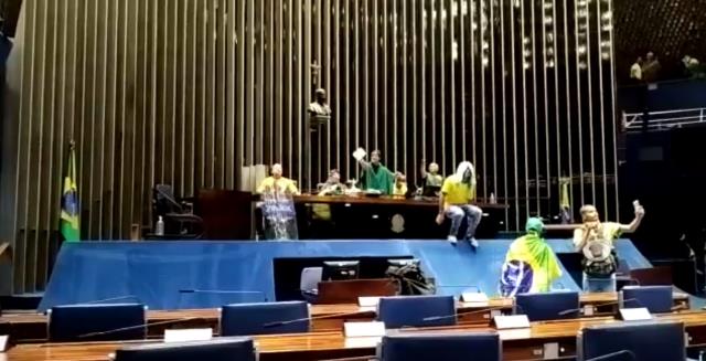 Brezilya'da orduya müdahale çağrısı! Seçim yenilgisini hazmedemeyen vatandaşlar kongre binasını bastı, ülke karıştı