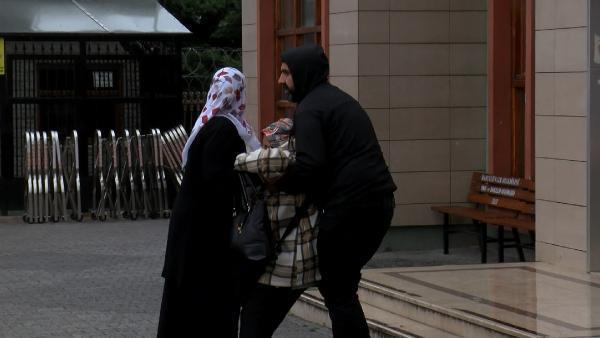 Türkiye bu vahşeti konuşuyor! Sancaktepe'de asılı bulunan 3 çocuk ve babanın cenazeleri feryatlar eşliğinde alındı