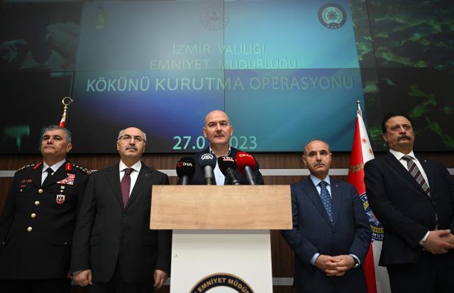 Bakan Soylu bizzat duyurdu! İzmir'de 'Kökünü Kurutma Operasyonu'nda 202 kişi gözaltına alındı