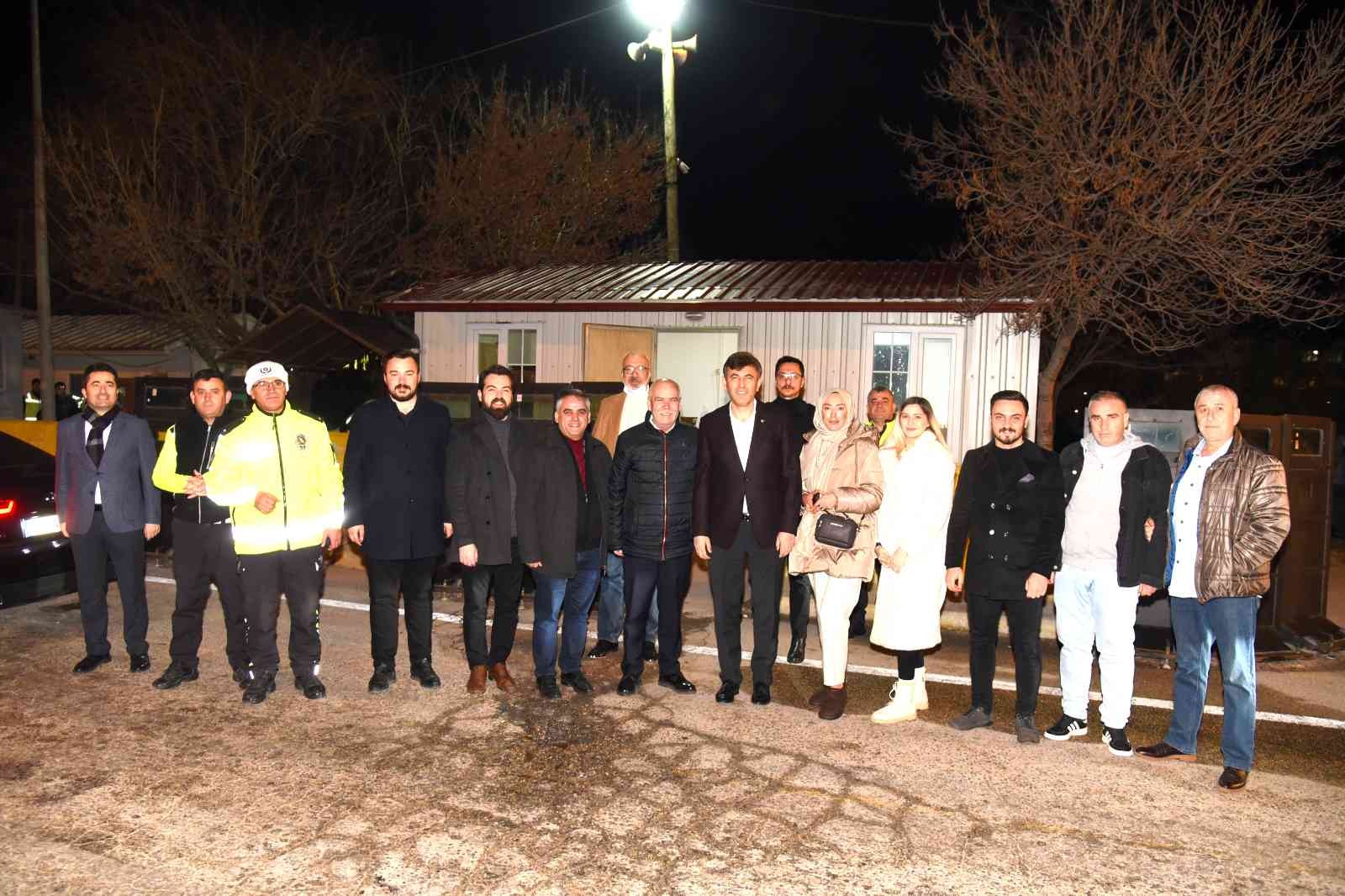 AK Parti İl Başkanı Çalışkan’dan sağlık personeli ve emniyet güçlerine yeni yıl ziyareti