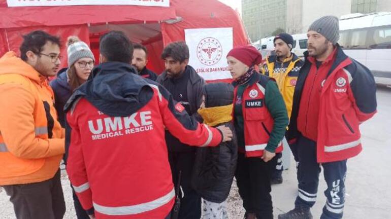 Enkazda hayat kurtaran UMKE'den Hülya: Gözyaşlarımı tutamadığım zamanlar oluyor