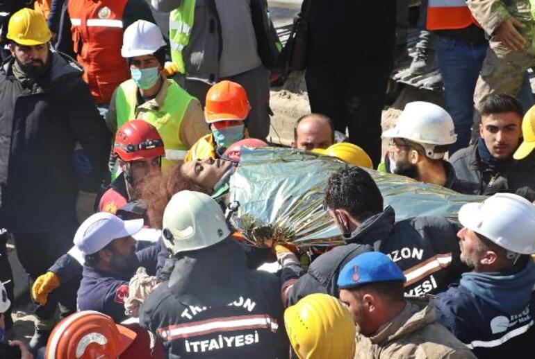 Yangına gelen ekip, 152 saat sonra enkazdan Rukiye'yi çıkardı; itfaiye eri ağladı