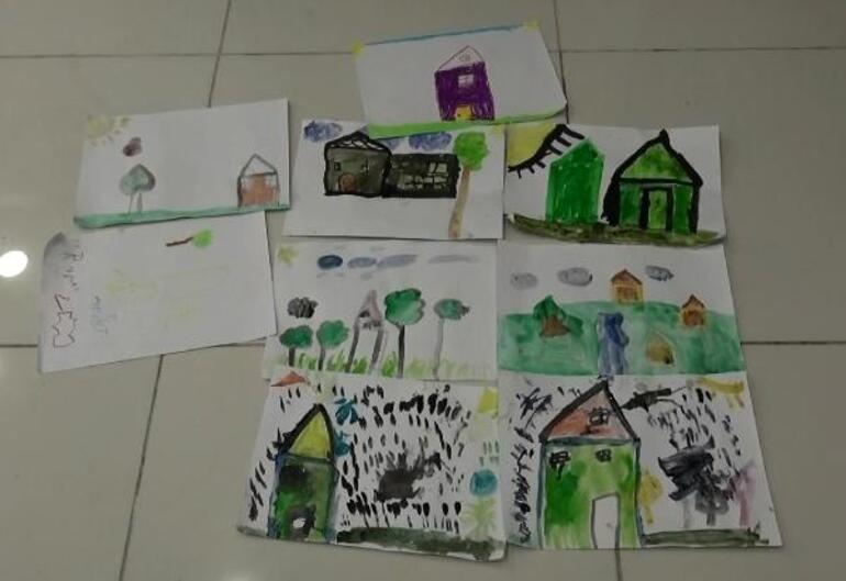 Depremzede çocuklar 'ev' çizdi, uzmanlar travmaya karşı uyardı