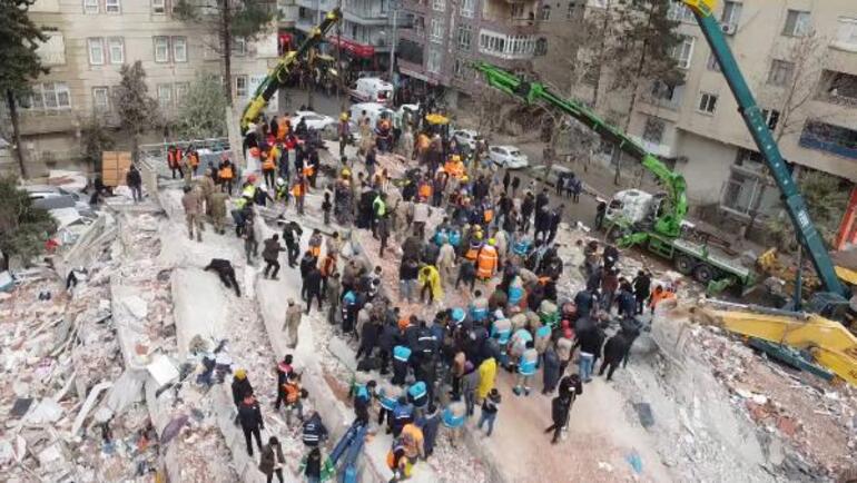 Şanlıurfa'da deprem soruşturmasında 4 kişi daha tutuklandı, hasarlı binalar yıkılıyor
