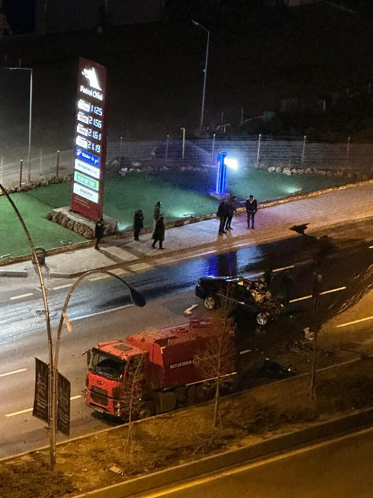 Ankara'da sulama tankerine çarpan otomobilin sürücüsü öldü