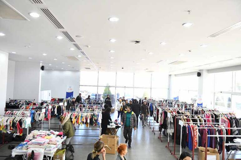 Antalya'ya gelen depremzedeler için 'Ücretsiz Mağaza' açıldı
