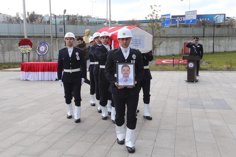 Kahramanmaraş'ta depremde hayatını kaybeden polis için Bursa'da tören