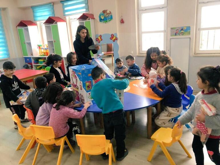 Mersin'de 7 bin depremzede öğrenci eğitime başladı