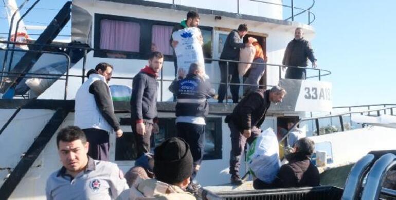 Adana'dan deprem yardımları, deniz yoluyla Samandağ'a ulaştırılıyor